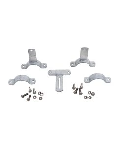 Befestigungsset für Kunststoffspiegel mit Aluminiumgehäuse, bestehend aus Halterungsschellen und Montageschrauben, geeignet für verschiedene Rohrdurchmesser.